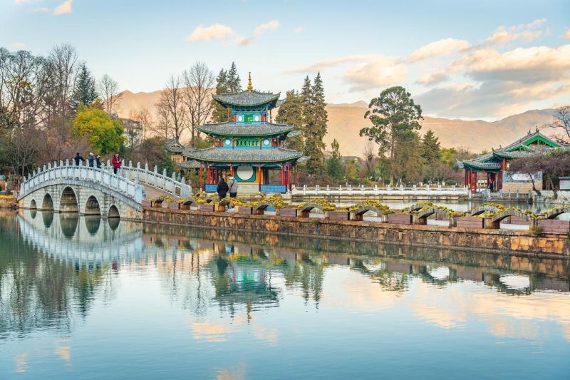 Cong Vien Hac Long Dam